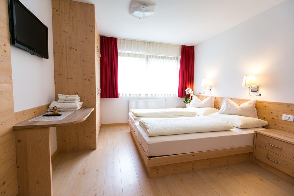 Appartamenti Genziana La Villa  Phòng bức ảnh