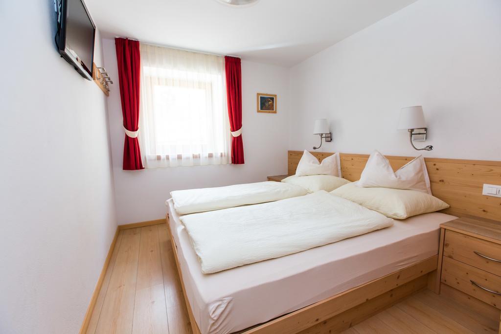 Appartamenti Genziana La Villa  Phòng bức ảnh